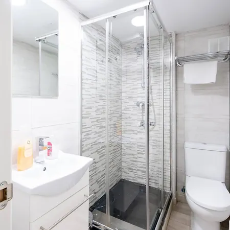 Go - Leopoldo Cano Center 아파트 *