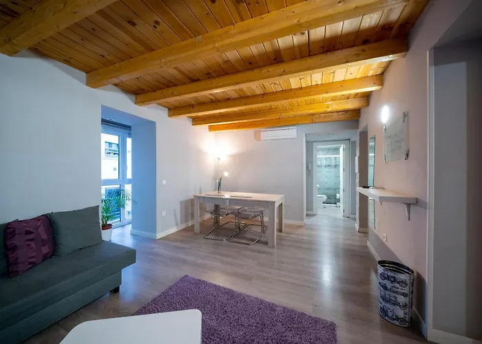 Go - Leopoldo Cano Center Appartement