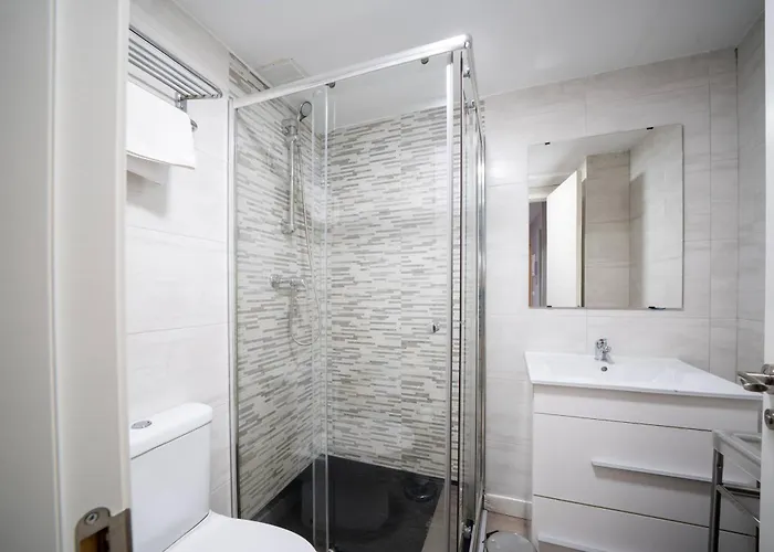 Go - Leopoldo Cano Center Apartment